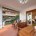 Roma 1 - Elegante Appartamento Con Terrazzo
