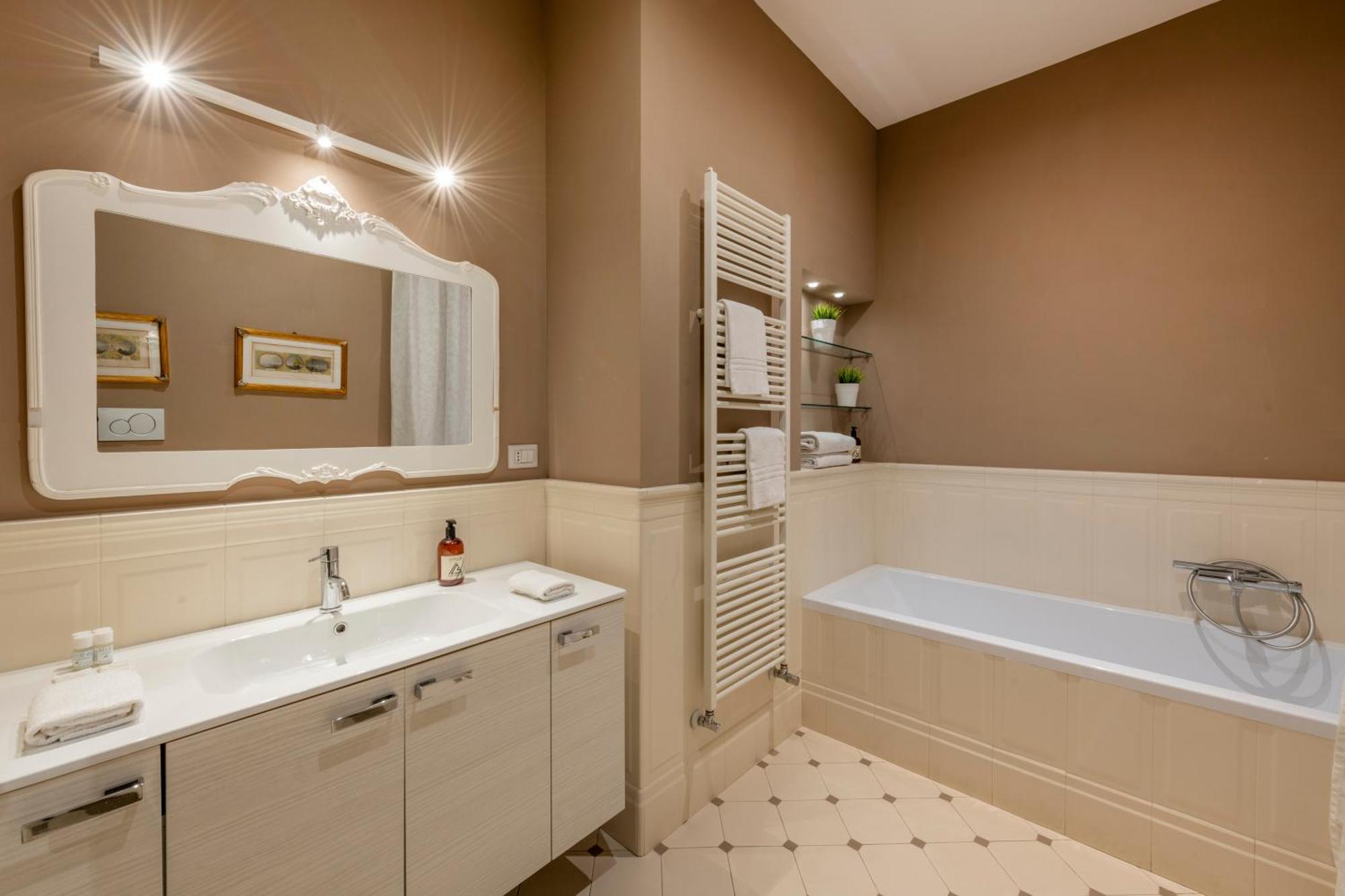 1 - Elegante Con Terrazzo Apartment *